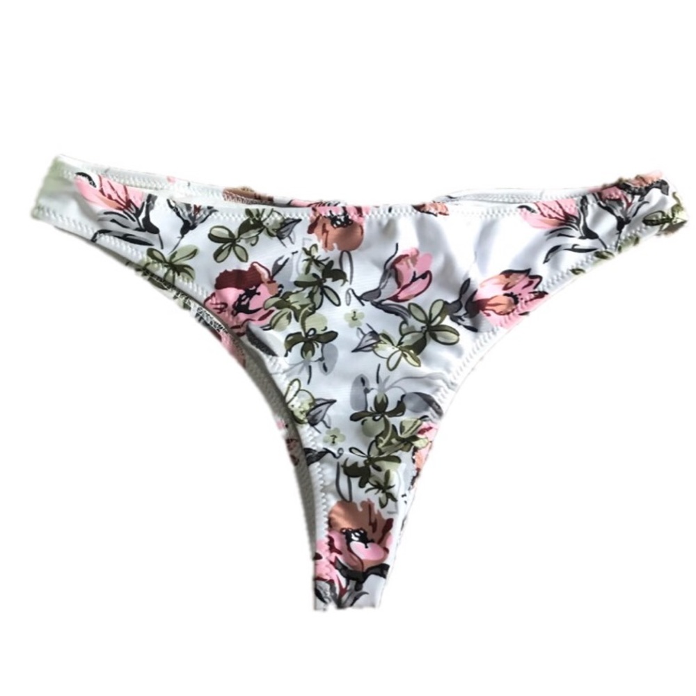 🌼White Floral Bikini Bottoms!!🌼